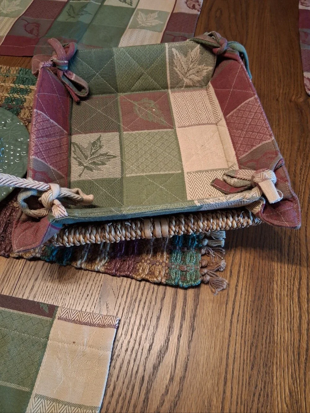 Autumn themed tabletop in earthly burgundy and greens -10 pc.‎ set